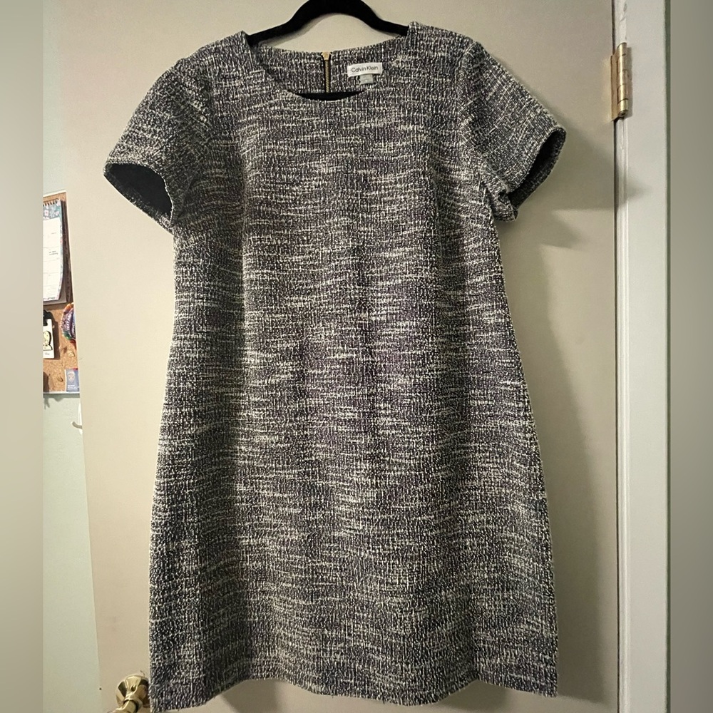 Calvin Klein Gray and Black Sheath Dress Crew Neck Short Sleeve